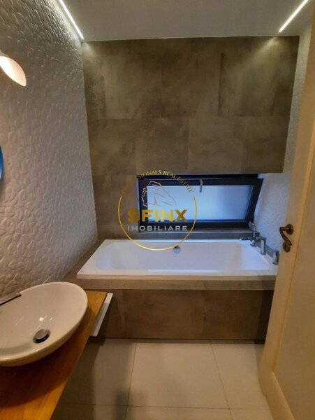 Pipera Acum si la vanzare, vila stil mediteranean, in campus cu piscina acoperita